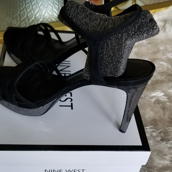 Heels - Picture 2 of 2